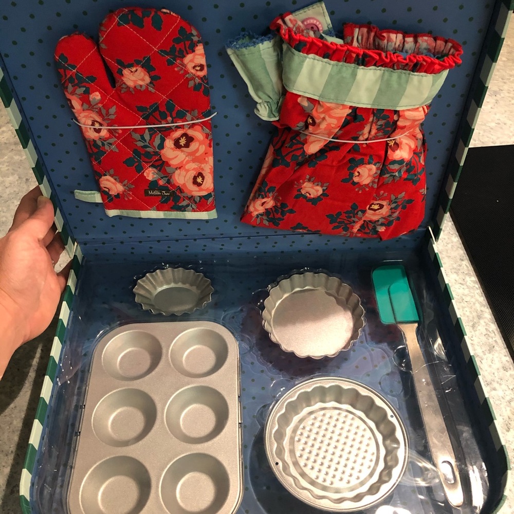 Matilda Jane baking set